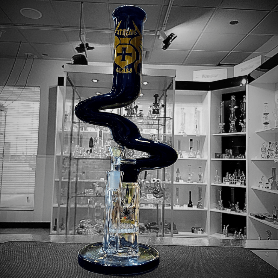 Xtreme Glass Xtreme Glass ZigZag Bong w/ Honeycomb Perc 14" Black Xtreme Glass ZigZag Bong w/ Honeycomb Perc 14"-Airdrie Vape SuperStore